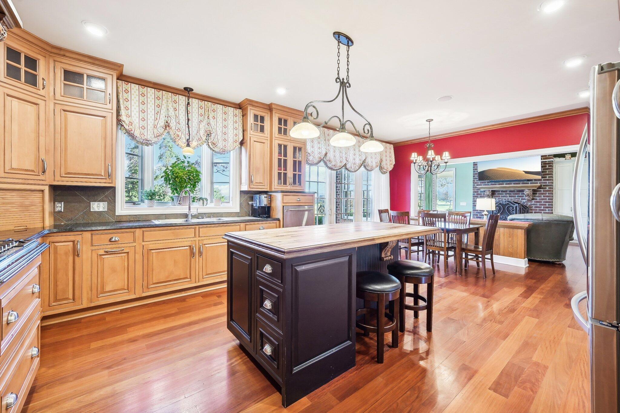 1424 Greenbrier Drive, Mount Vernon, Ohio image 7