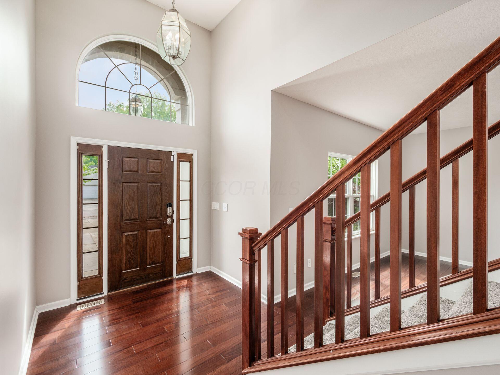 225 Winter Hill Place, Powell, Ohio image 3