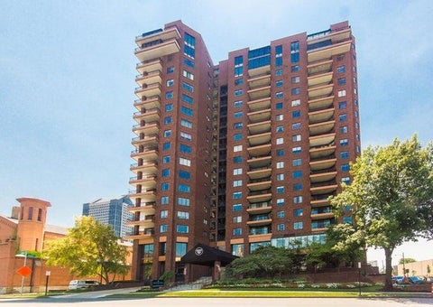 Photo of 155 W Main Street 1901 #1901, Columbus, OH 43215 (MLS # 226028905)