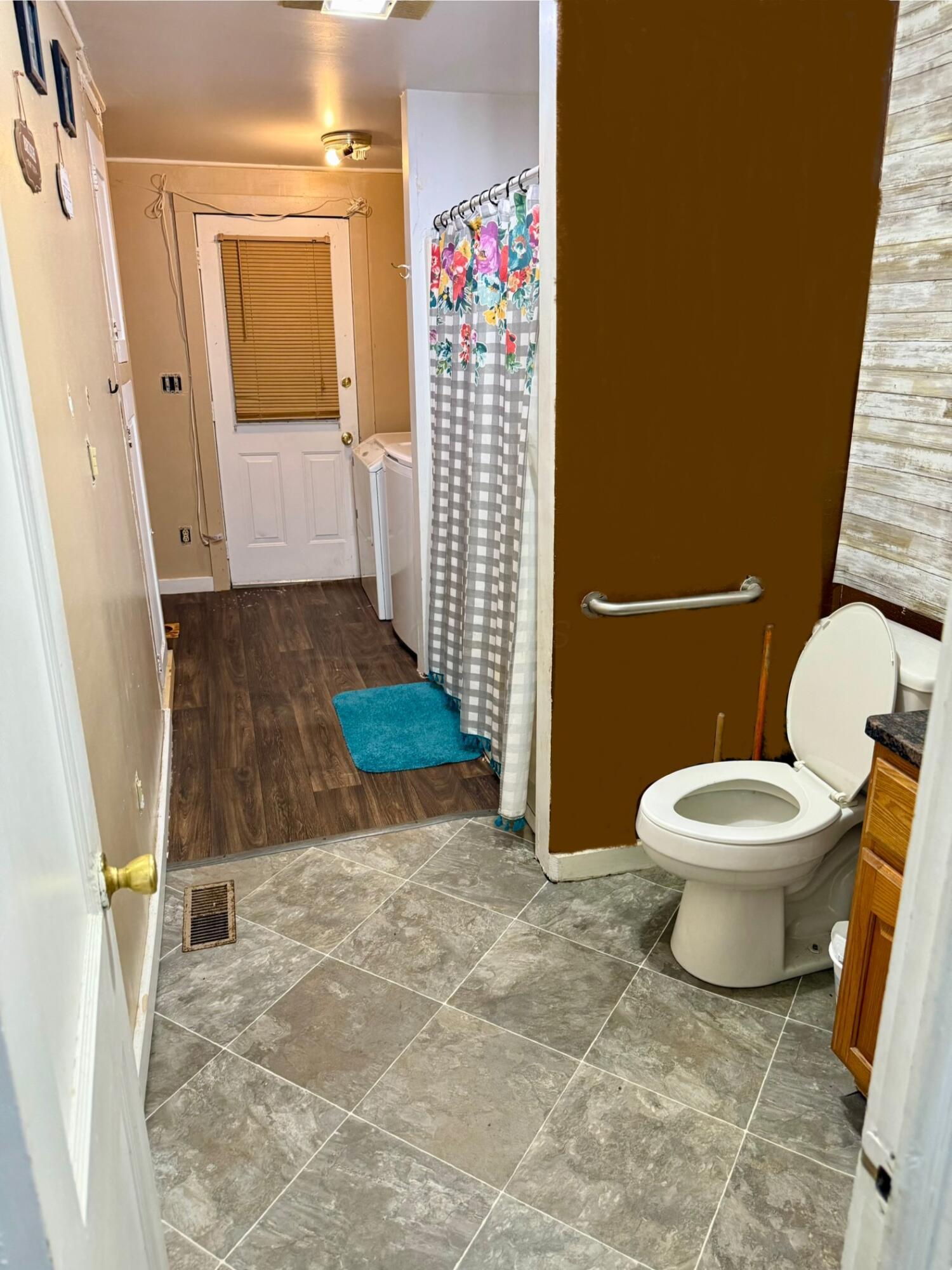 136 S 2nd Avenue, Middleport, Ohio image 13