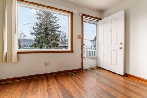 Tiny photo for 1706 Oakwood Avenue, Columbus, OH 43207 (MLS # 225044504)