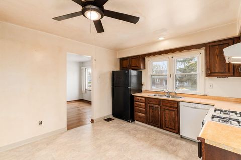 Tiny photo for 1706 Oakwood Avenue, Columbus, OH 43207 (MLS # 225044504)