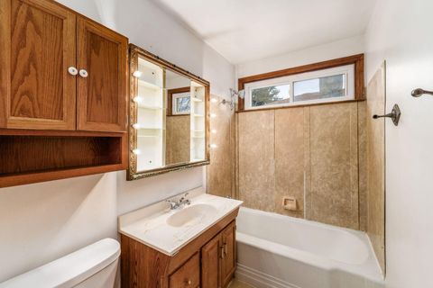 Tiny photo for 1706 Oakwood Avenue, Columbus, OH 43207 (MLS # 225044504)