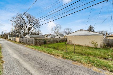 Tiny photo for 1706 Oakwood Avenue, Columbus, OH 43207 (MLS # 225044504)