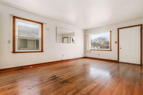 Tiny photo for 1706 Oakwood Avenue, Columbus, OH 43207 (MLS # 225044504)