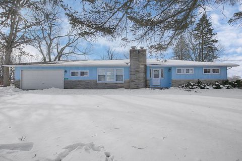 Photo of 1925 Holt Street, Thurston, OH 43157 (MLS # 226003289)