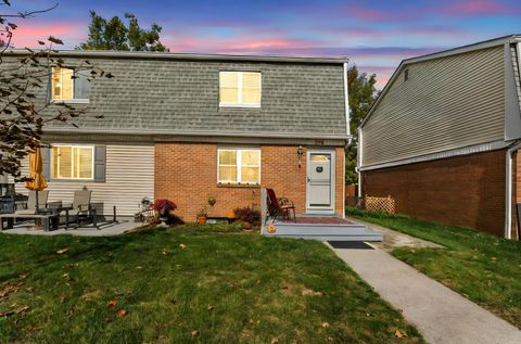 Photo of 586 Willis Lane, Delaware, OH 43015 (MLS # 225040079) Photo of 586 Willis Lane, Delaware, OH 43015 (MLS # 225040079)