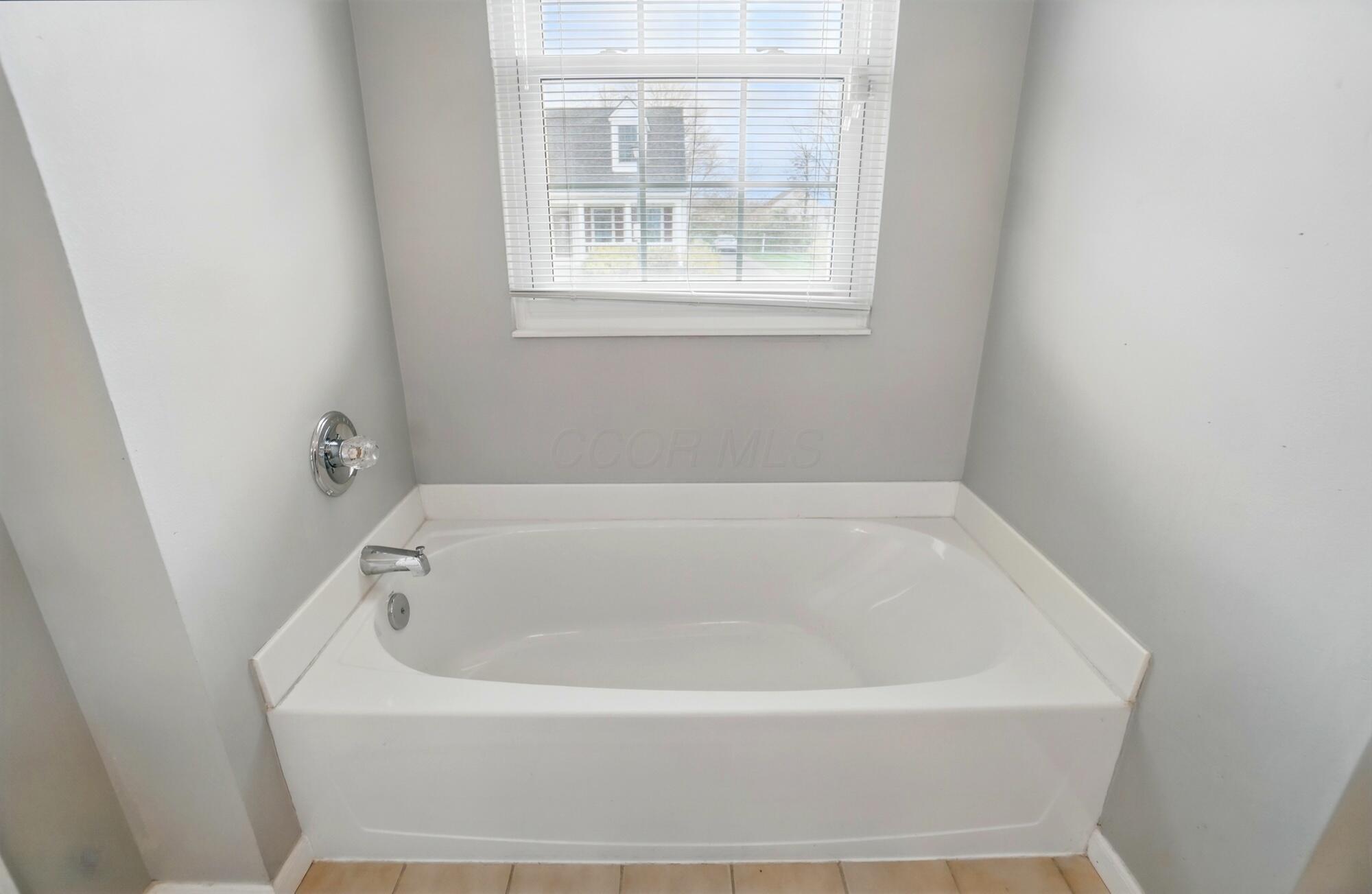 4366 Culburn Park Drive, Grove City, Ohio image 31