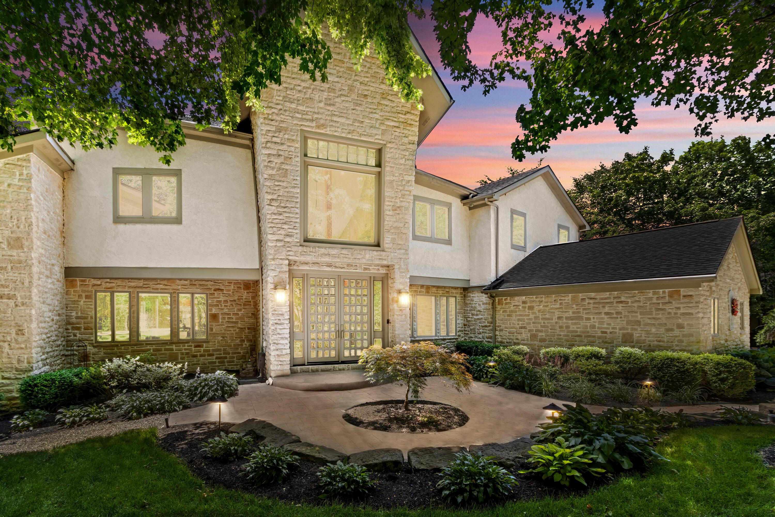 1967 Woodlands Place