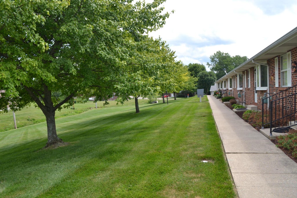 Photo of 4430 Ridgewood Road E, Springfield, OH 45503 (MLS # 226022991)