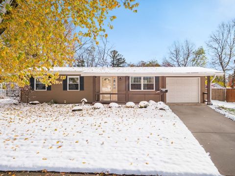 Photo of 504 Heritage Drive, Bellefontaine, OH 43311 (MLS # 225042723)