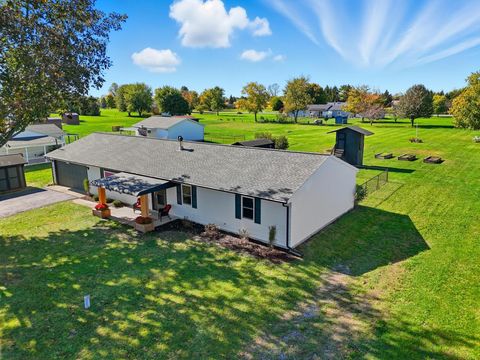 Photo of 2601 Ballentine Pike, Springfield, OH 45502 (MLS # 225040701) Photo of 2601 Ballentine Pike, Springfield, OH 45502 (MLS # 225040701)