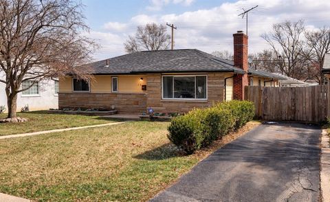 Photo of 104 Oxley Road, Columbus, OH 43228 (MLS # 226004658)