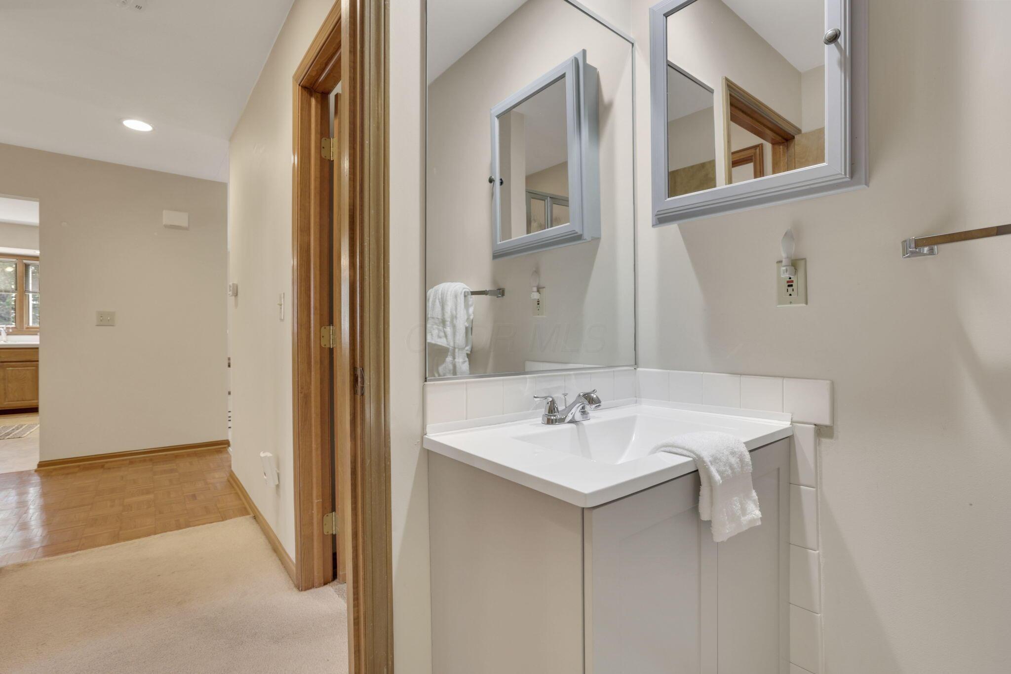 4960 Blendon Pond Drive, Westerville, Ohio image 36