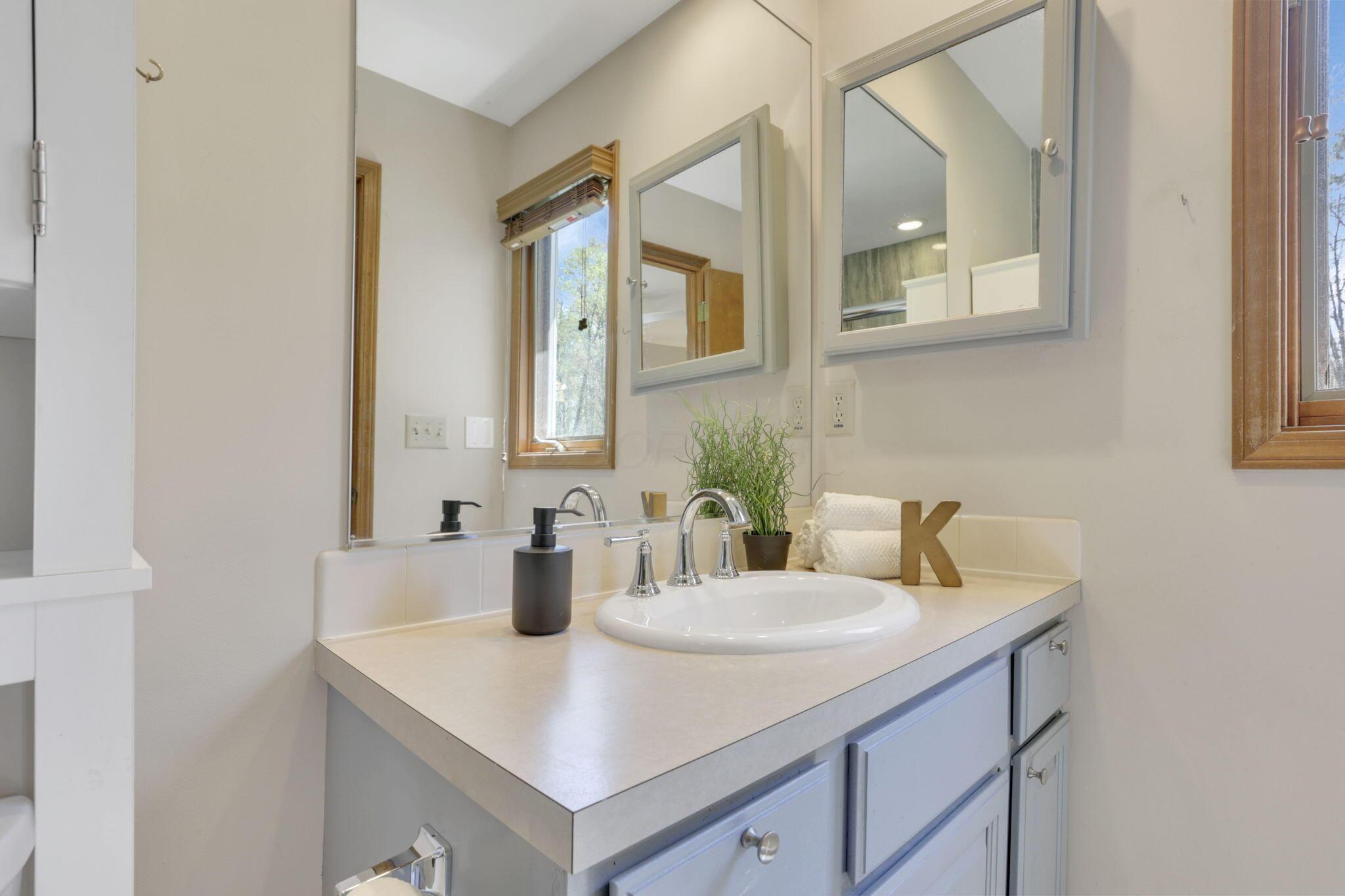 4960 Blendon Pond Drive, Westerville, Ohio image 32