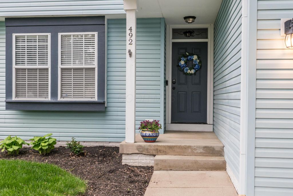 Photo of 492 Rambling Brook Drive, Pickerington, OH 43147 (MLS # 226014165)