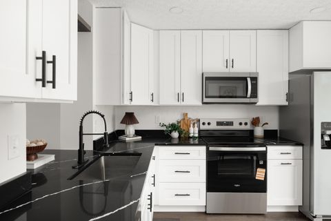 Photo of 895 Robmeyer Drive, Columbus, OH 43207 (MLS # 226001381)