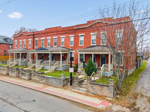 Photo of 904 E Livingston Avenue, Columbus, OH 43205 (MLS # 225044014)