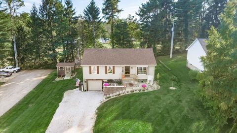 Tiny photo for 209 Fancy Street, Somerset, OH 43783 (MLS # 225038933)