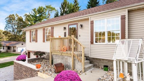 Tiny photo for 209 Fancy Street, Somerset, OH 43783 (MLS # 225038933)