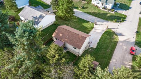 Tiny photo for 209 Fancy Street, Somerset, OH 43783 (MLS # 225038933)