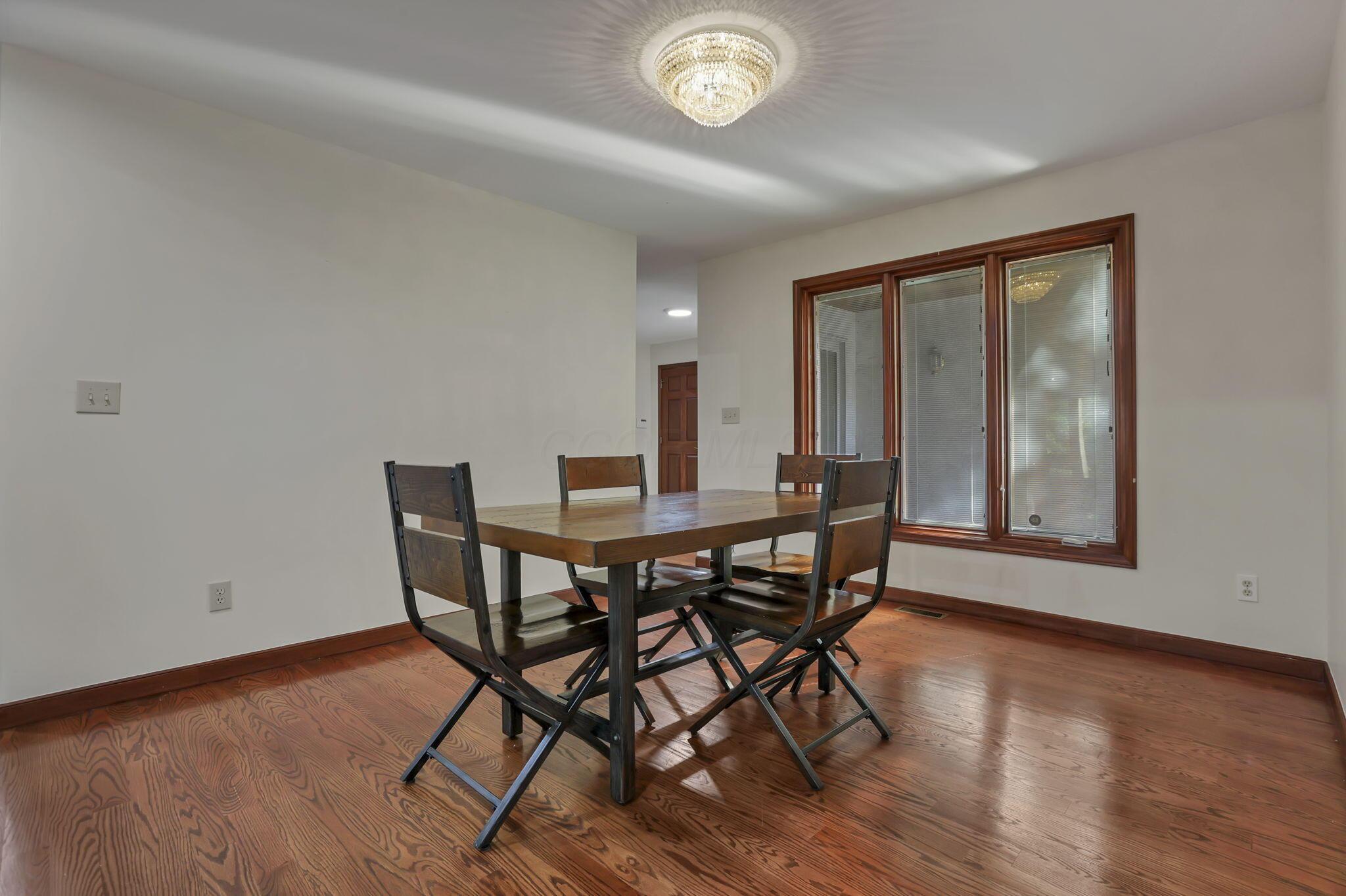 Westerville, Ohio 43081, United States, 4 Bedrooms Bedrooms, ,4 BathroomsBathrooms,Residential,Contingent,154374