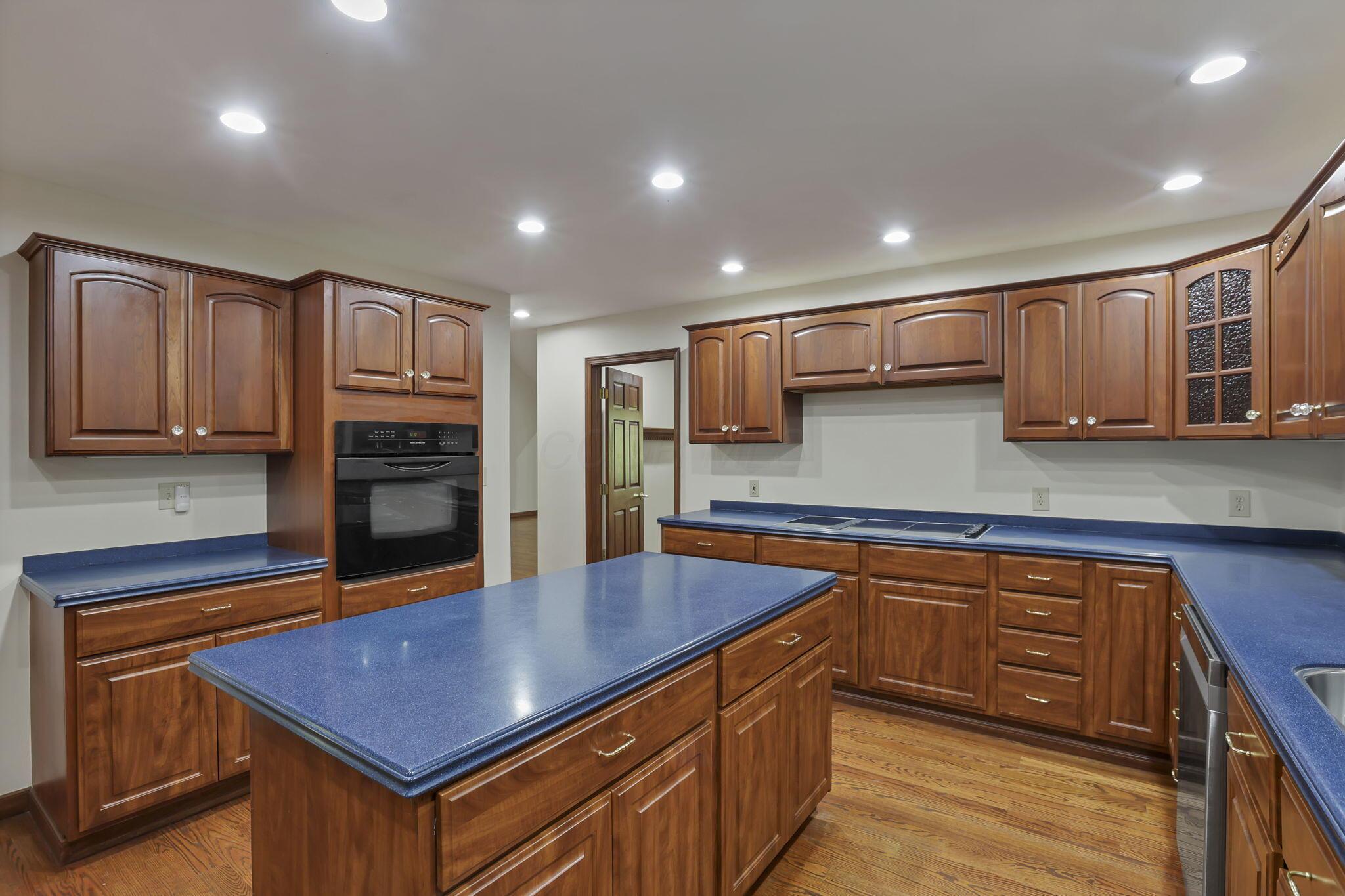 Westerville, Ohio 43081, United States, 4 Bedrooms Bedrooms, ,4 BathroomsBathrooms,Residential,Contingent,154374