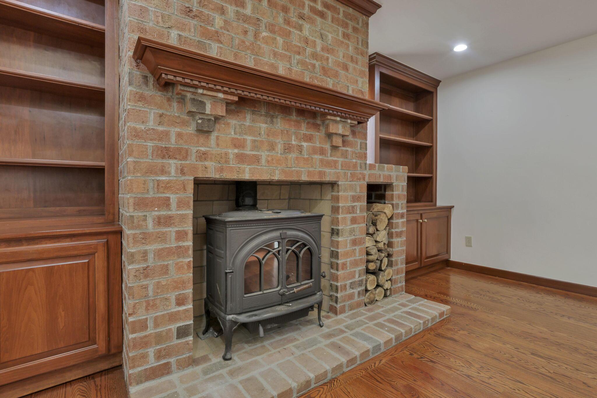 Westerville, Ohio 43081, United States, 4 Bedrooms Bedrooms, ,4 BathroomsBathrooms,Residential,Contingent,154374