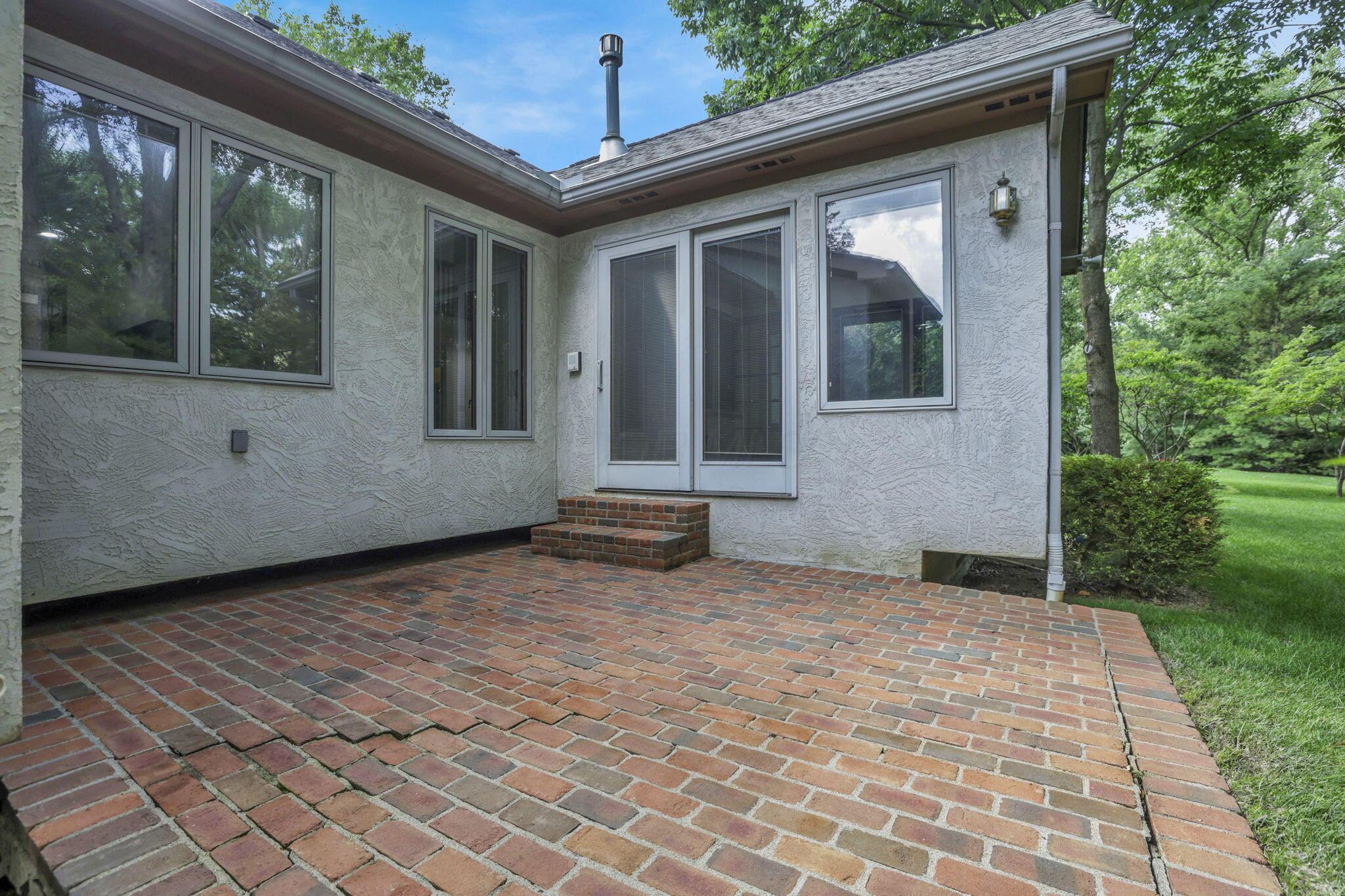 Westerville, Ohio 43081, United States, 4 Bedrooms Bedrooms, ,4 BathroomsBathrooms,Residential,Contingent,154374