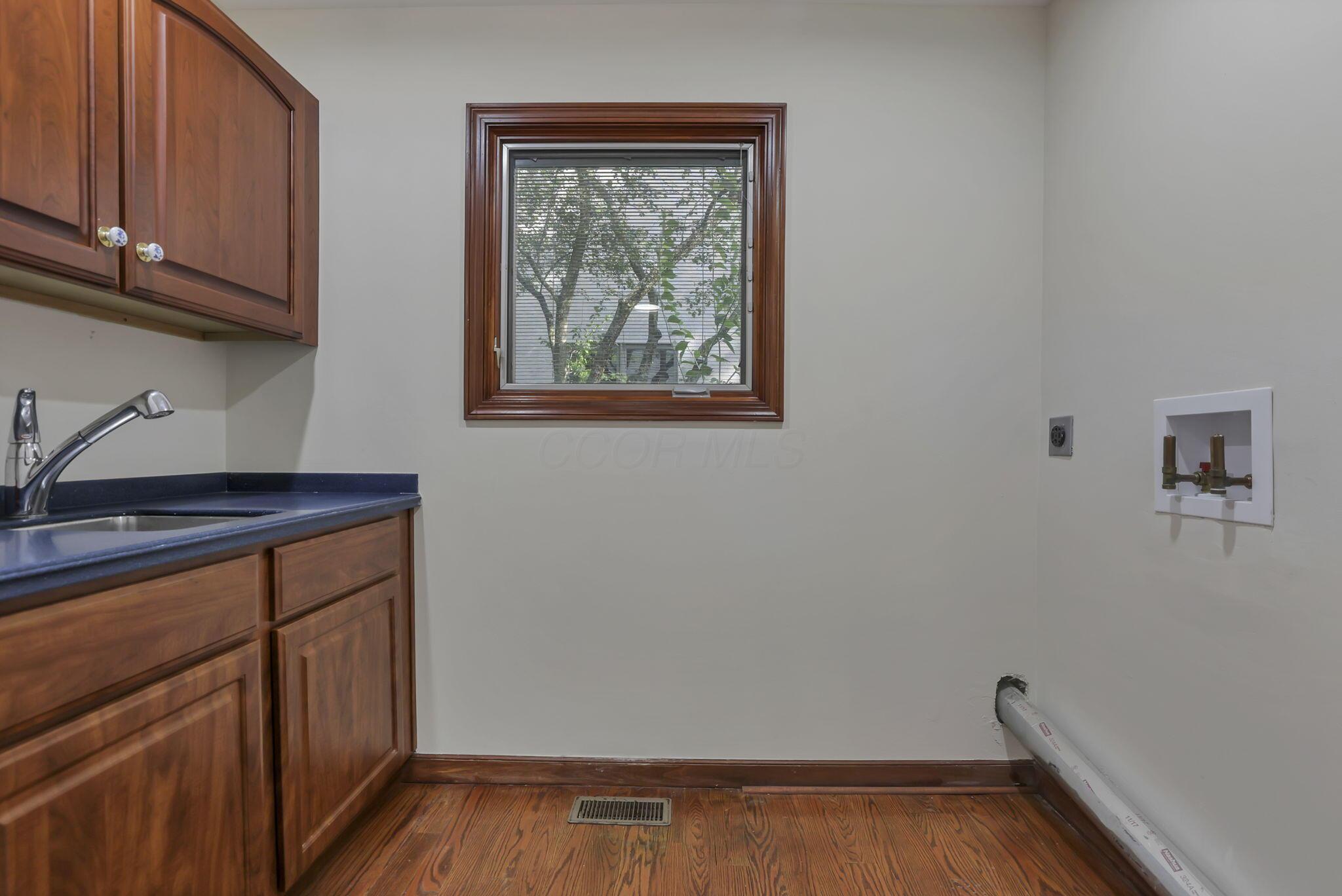 Westerville, Ohio 43081, United States, 4 Bedrooms Bedrooms, ,4 BathroomsBathrooms,Residential,Contingent,154374