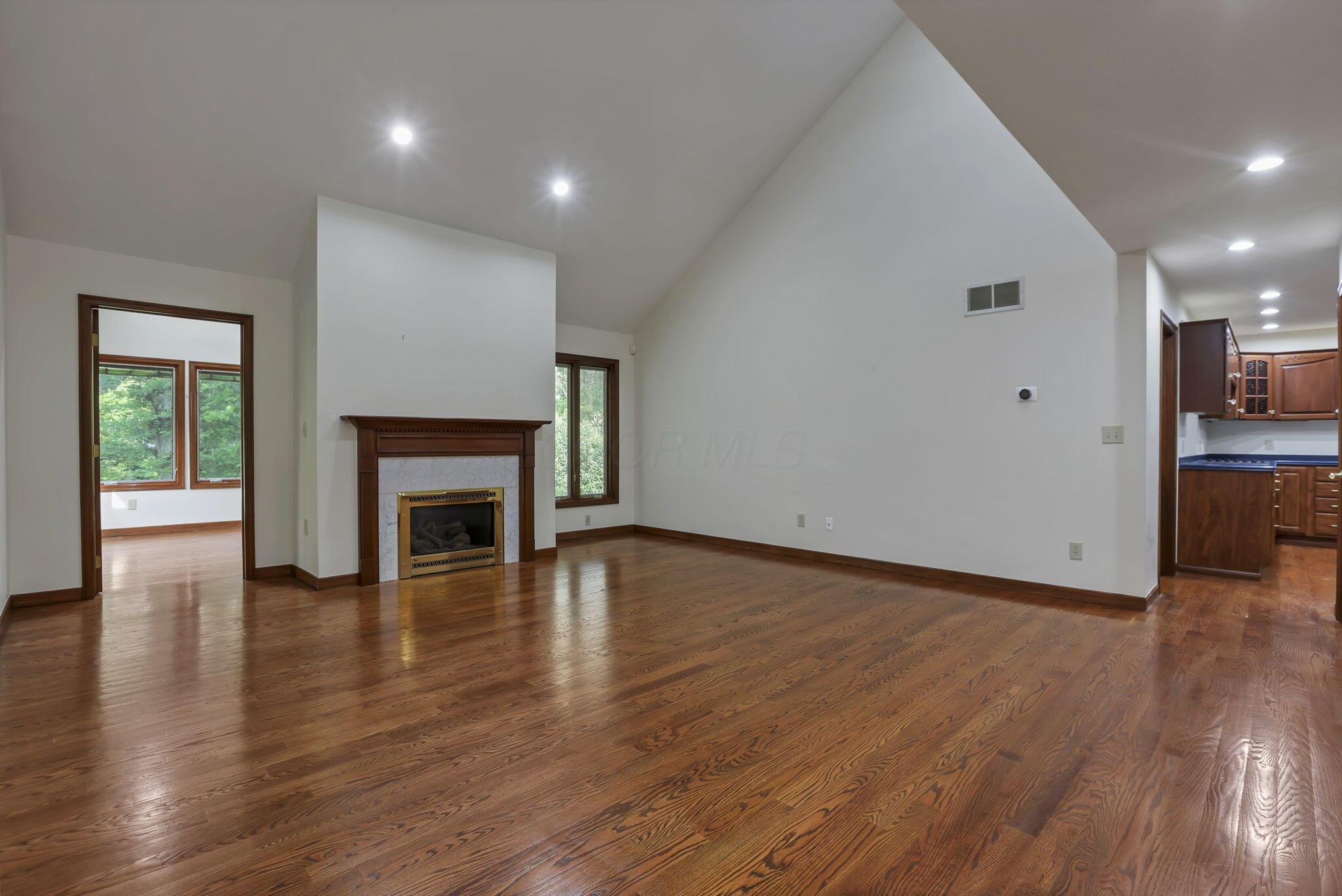 Westerville, Ohio 43081, United States, 4 Bedrooms Bedrooms, ,4 BathroomsBathrooms,Residential,Contingent,154374