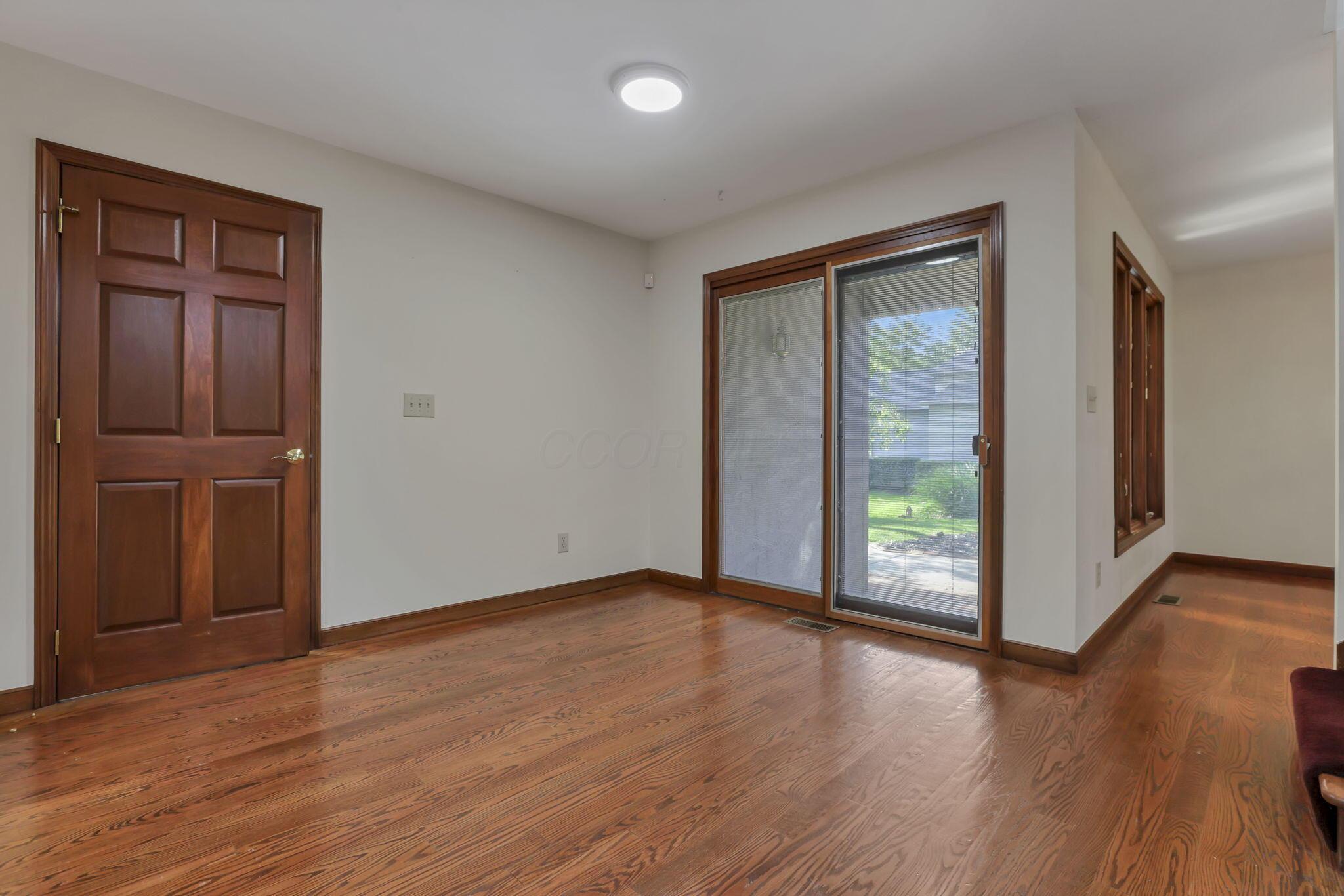 Westerville, Ohio 43081, United States, 4 Bedrooms Bedrooms, ,4 BathroomsBathrooms,Residential,Contingent,154374