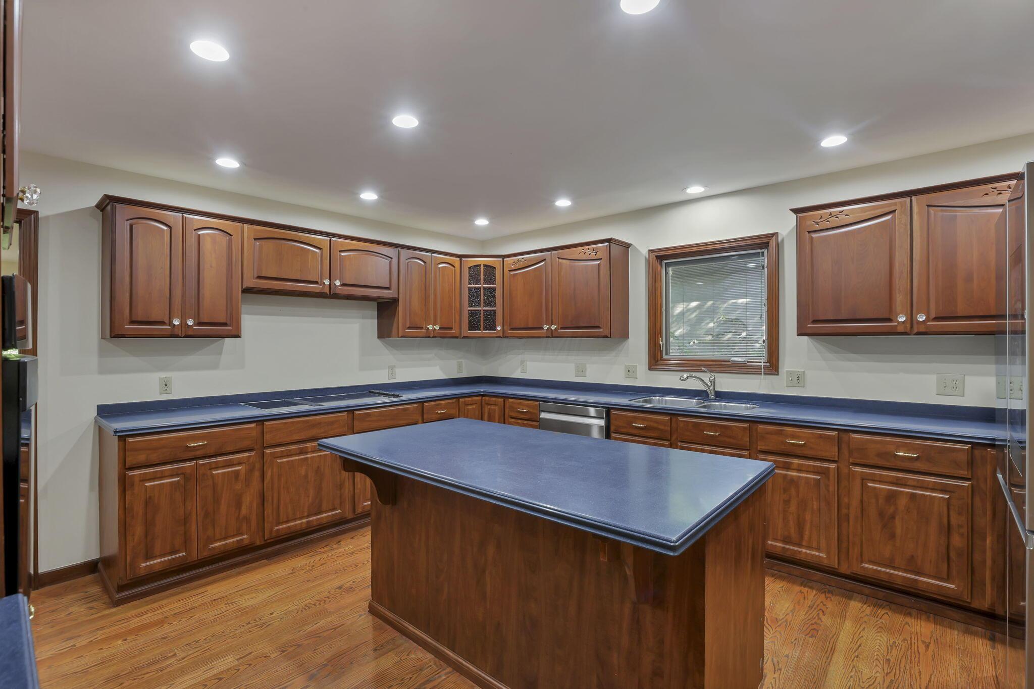 Westerville, Ohio 43081, United States, 4 Bedrooms Bedrooms, ,4 BathroomsBathrooms,Residential,Contingent,154374