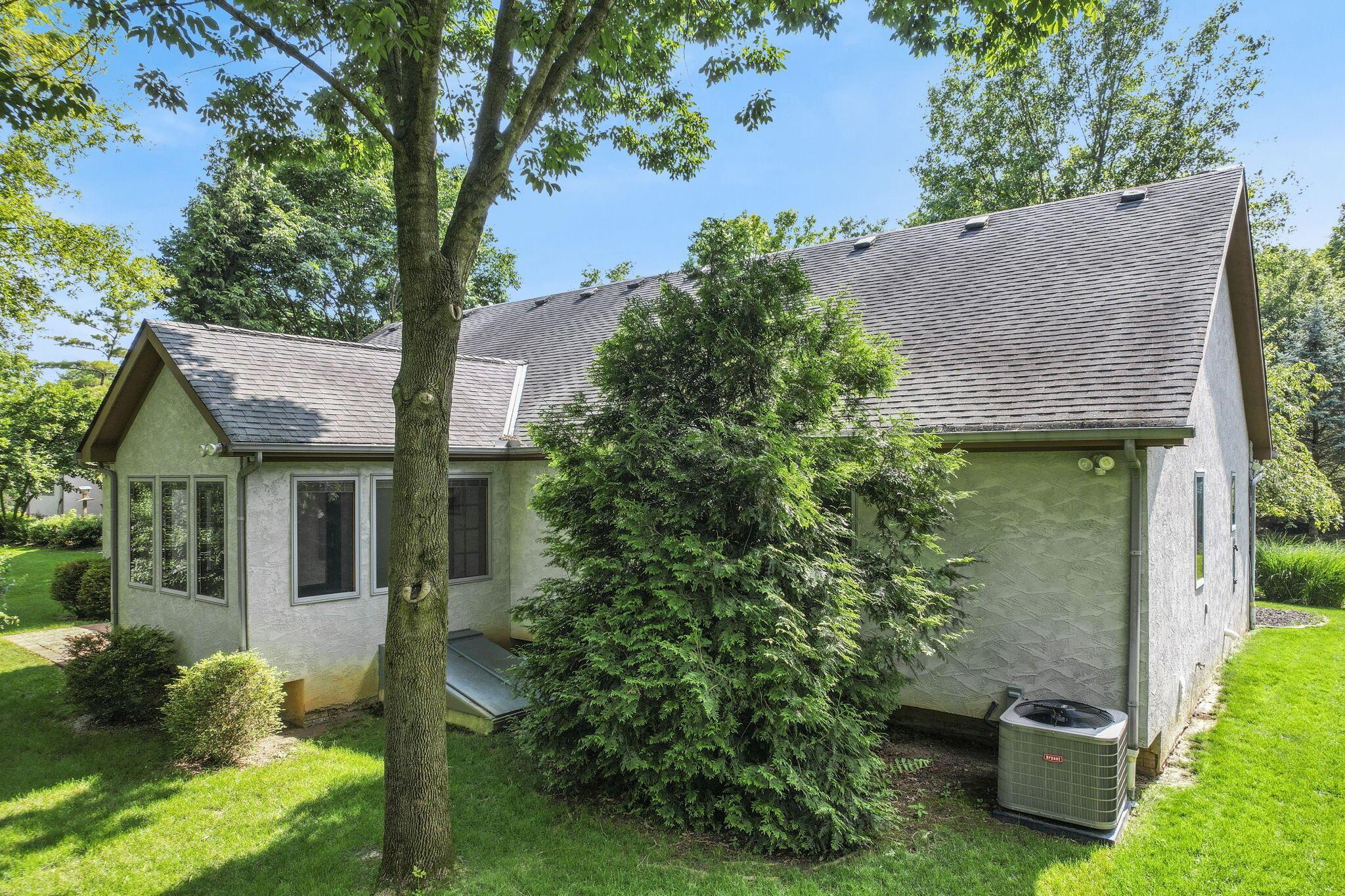 Westerville, Ohio 43081, United States, 4 Bedrooms Bedrooms, ,4 BathroomsBathrooms,Residential,Contingent,154374