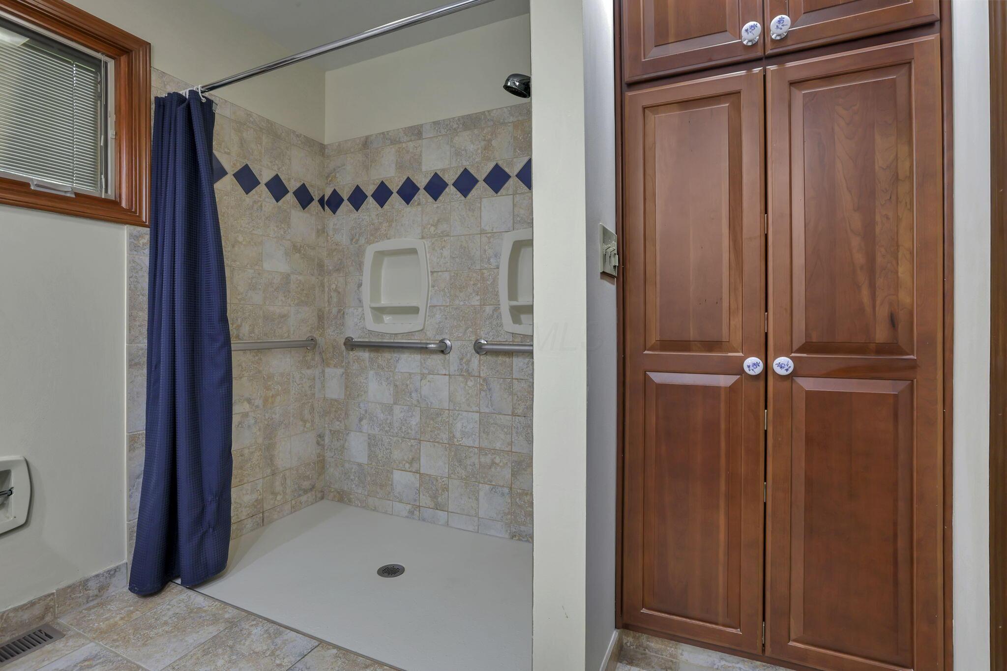 Westerville, Ohio 43081, United States, 4 Bedrooms Bedrooms, ,4 BathroomsBathrooms,Residential,Contingent,154374