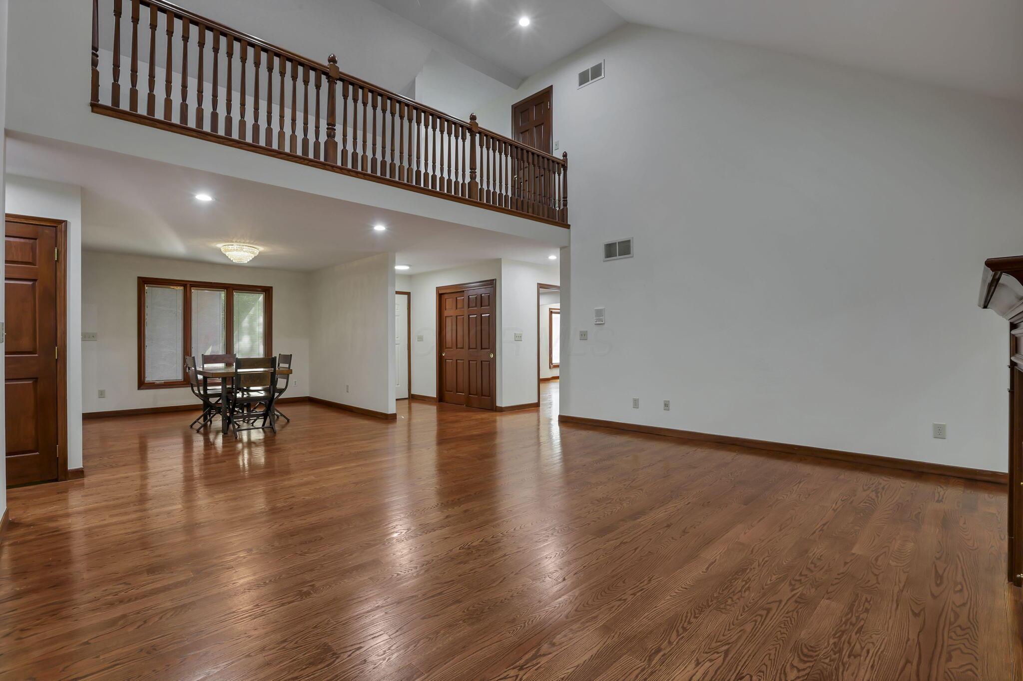 Westerville, Ohio 43081, United States, 4 Bedrooms Bedrooms, ,4 BathroomsBathrooms,Residential,Contingent,154374