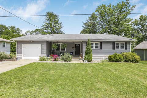 Photo of 7 Garfield Avenue, New Concord, OH 43762 (MLS # 226024233)