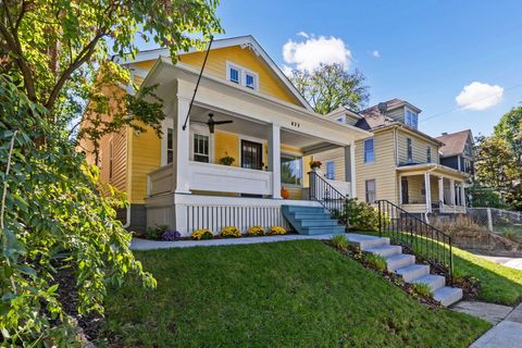 Photo of 477 W 4th Avenue, Columbus, OH 43201 (MLS # 225038308)