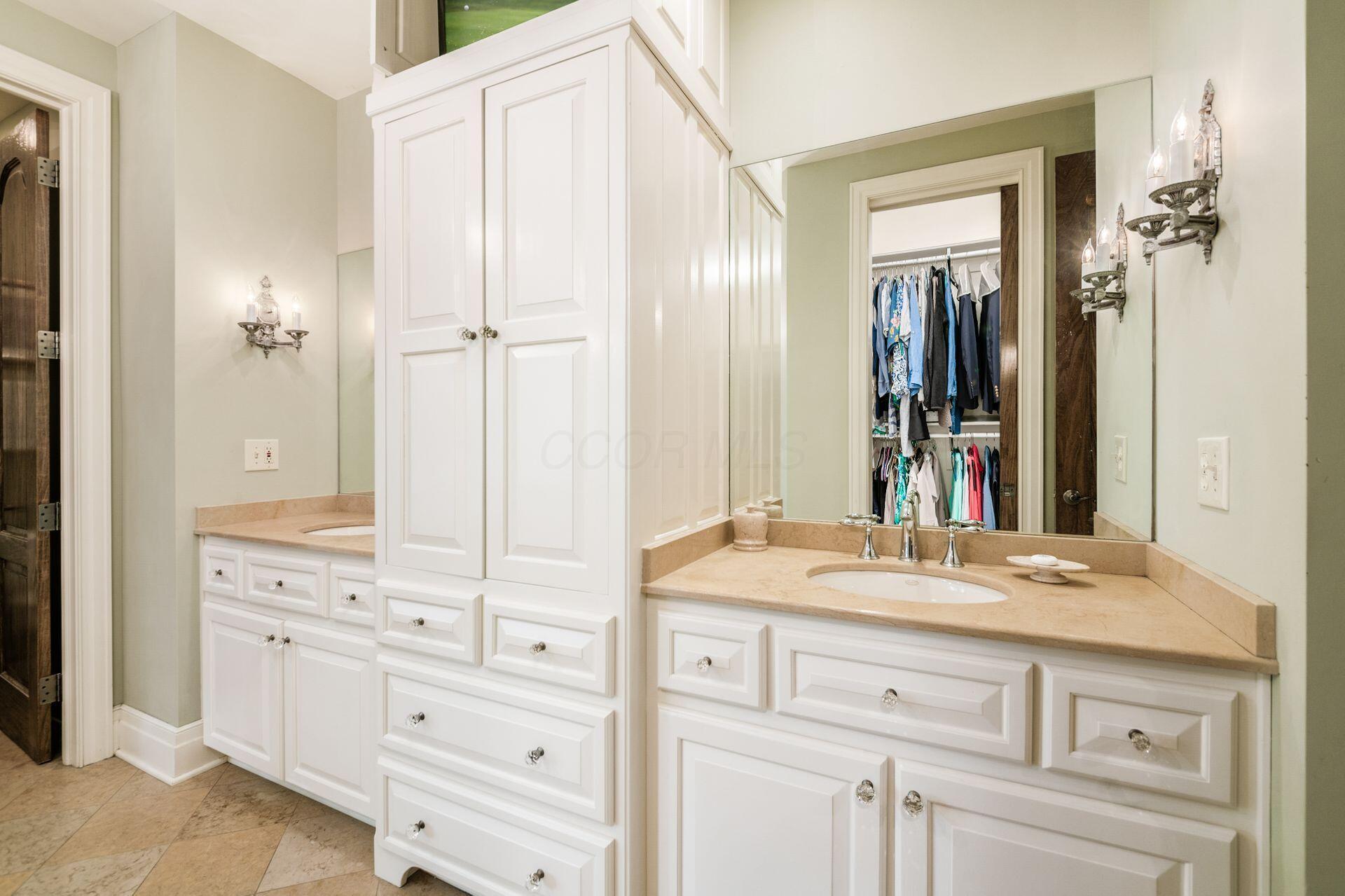 6835 Macneil Drive, Dublin, Ohio image 25