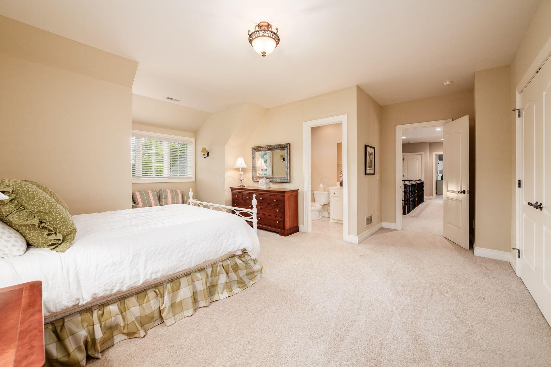 6835 Macneil Drive, Dublin, Ohio image 28