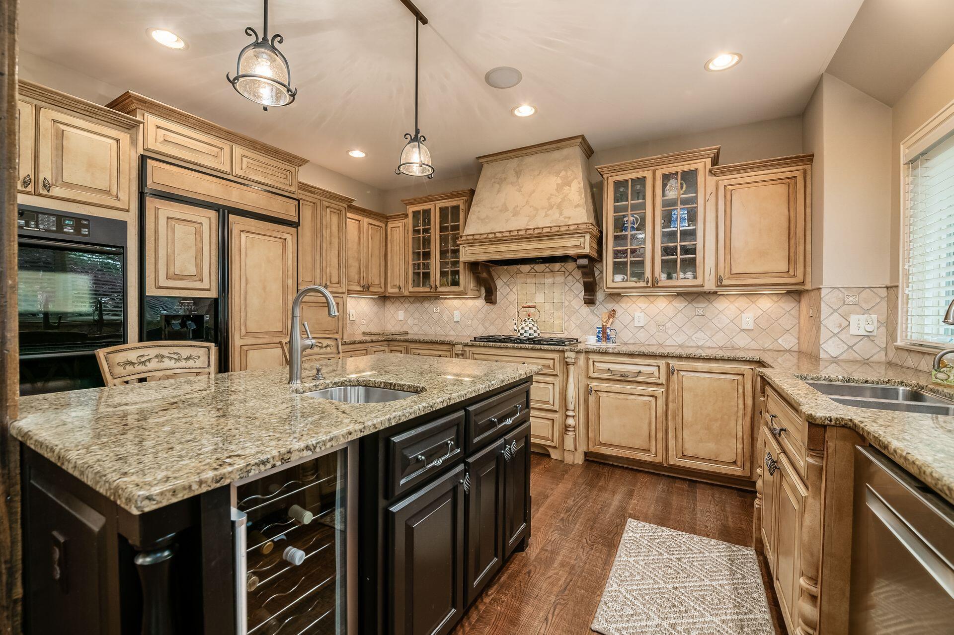 6835 Macneil Drive, Dublin, Ohio image 9