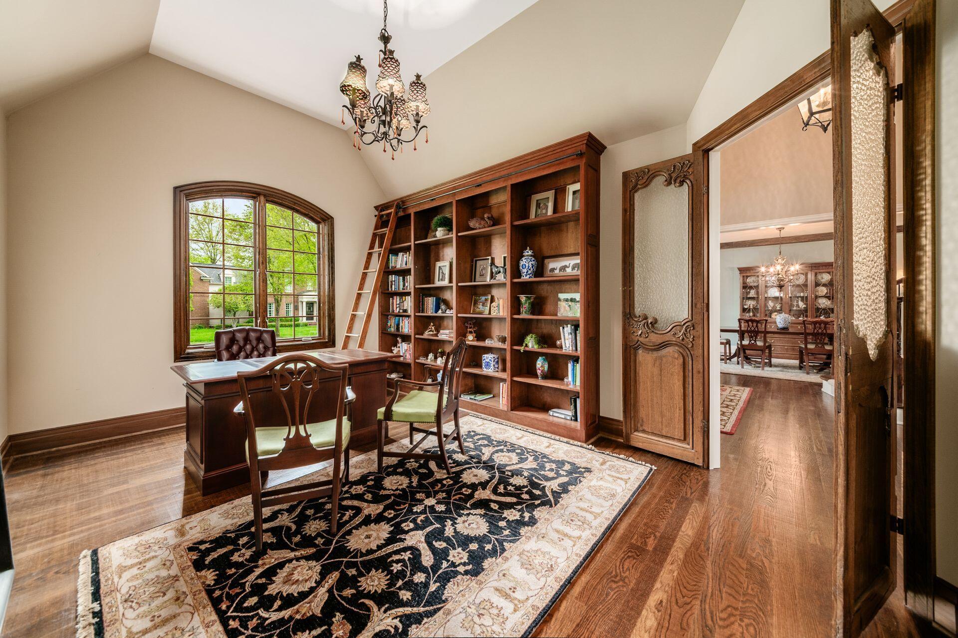 6835 Macneil Drive, Dublin, Ohio image 16