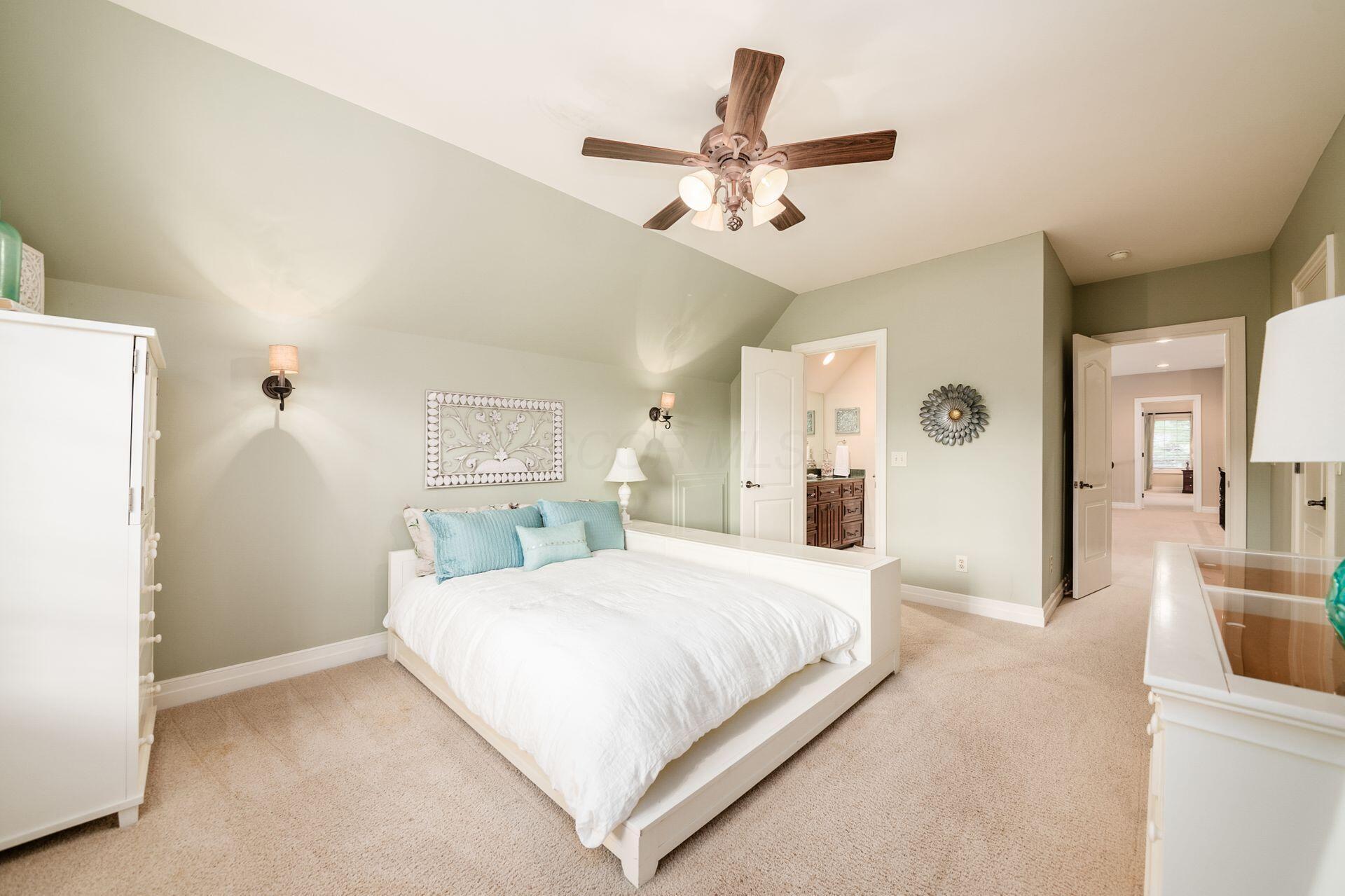 6835 Macneil Drive, Dublin, Ohio image 36