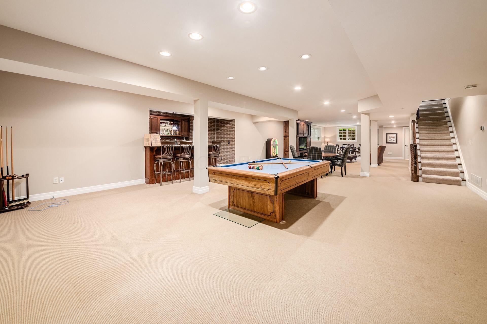 6835 Macneil Drive, Dublin, Ohio image 40