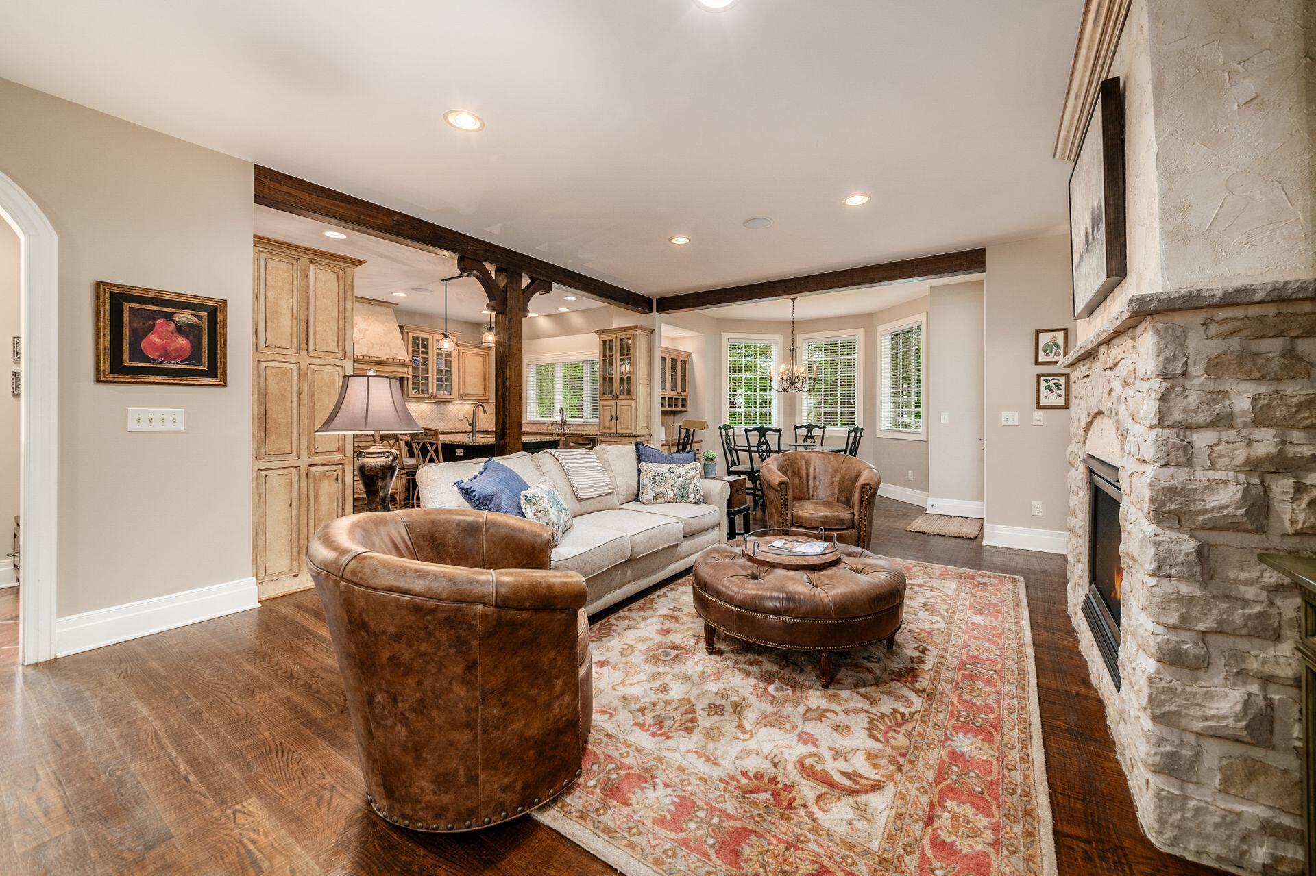 6835 Macneil Drive, Dublin, Ohio image 14