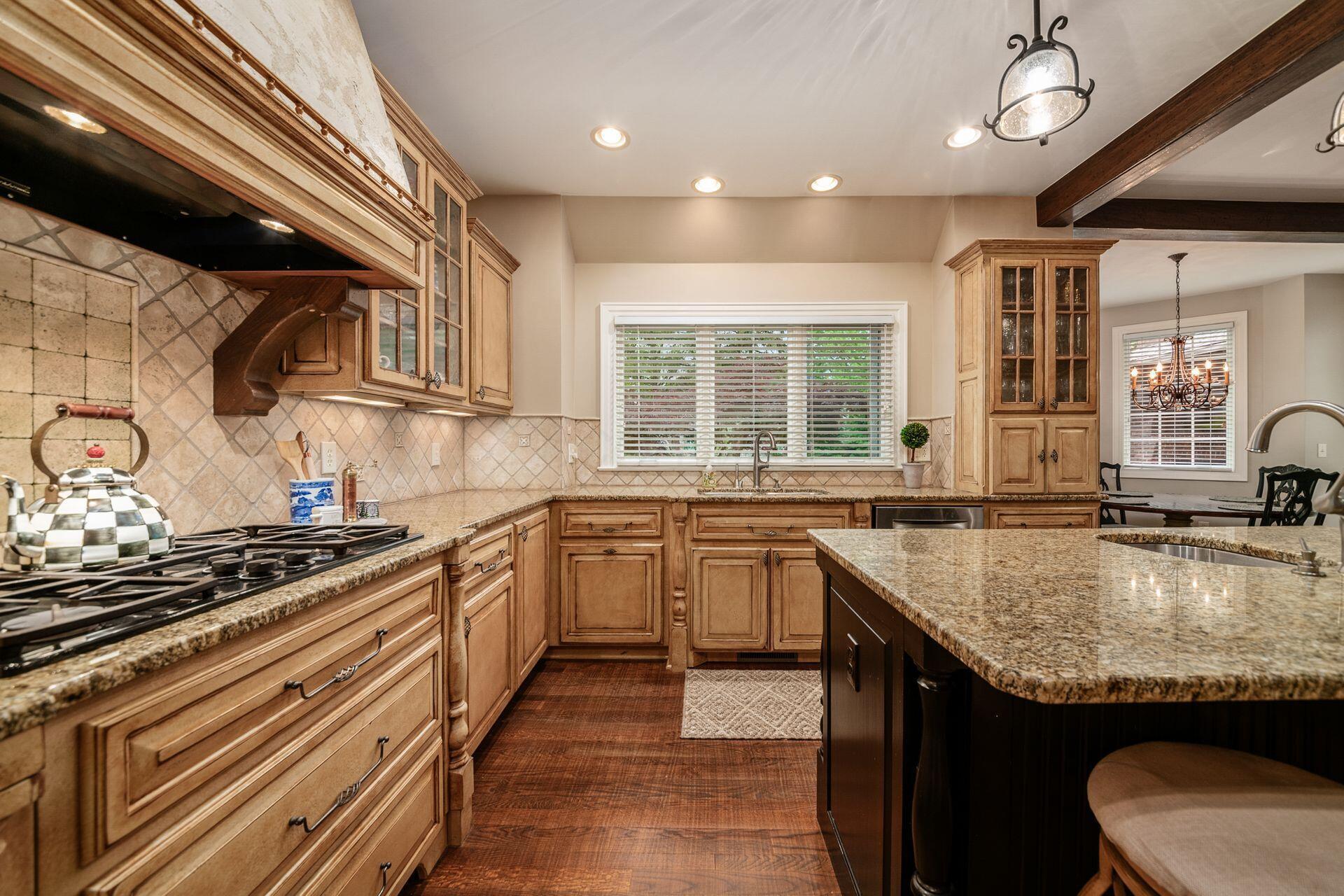 6835 Macneil Drive, Dublin, Ohio image 12