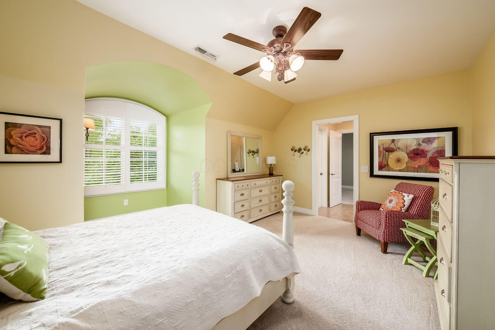 6835 Macneil Drive, Dublin, Ohio image 30
