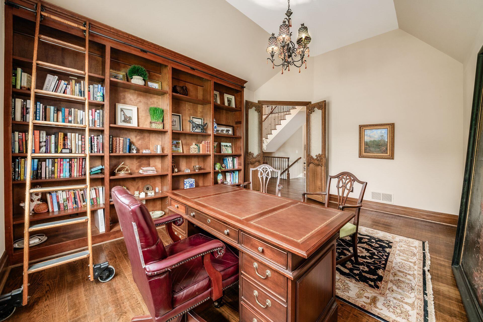 6835 Macneil Drive, Dublin, Ohio image 17