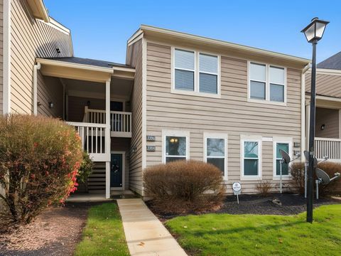 Tiny photo for 3384 Smileys 3384 #3384, Hilliard, OH 43026 (MLS # 225044262)