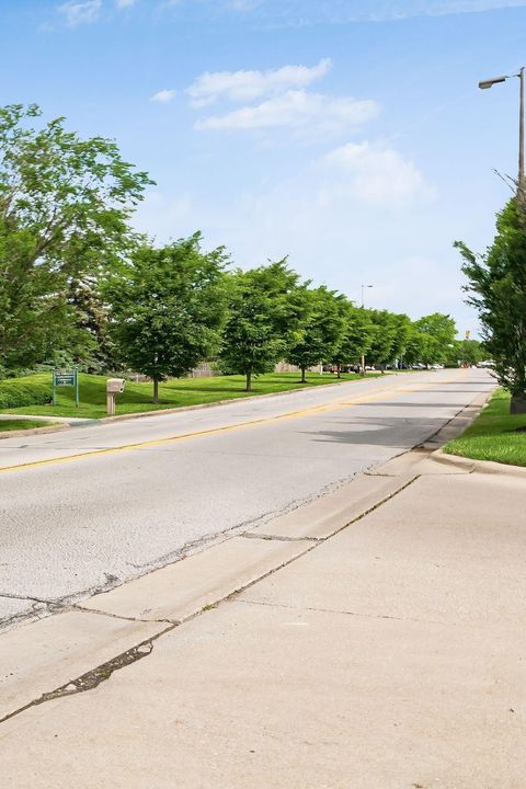 Tiny photo for 3384 Smileys 3384 #3384, Hilliard, OH 43026 (MLS # 225044262)